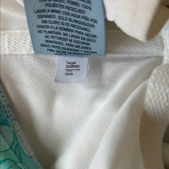 Floral Ruffle One-Piece Swimsuit - Picture 6 of 10